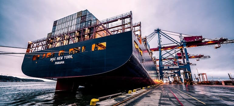 A large boat with containers for ocean freight companies