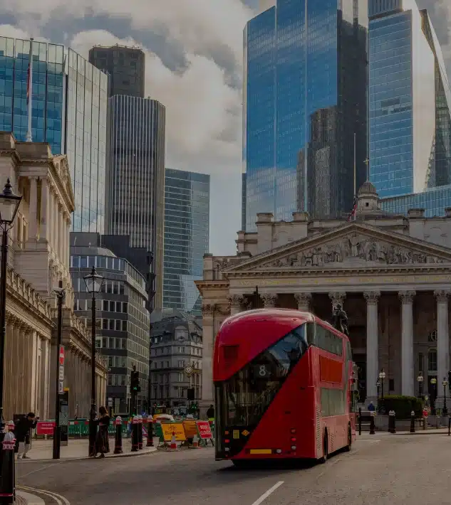 London's Hop-On Hop-Off in the street as a preview of your overseas moving challenge