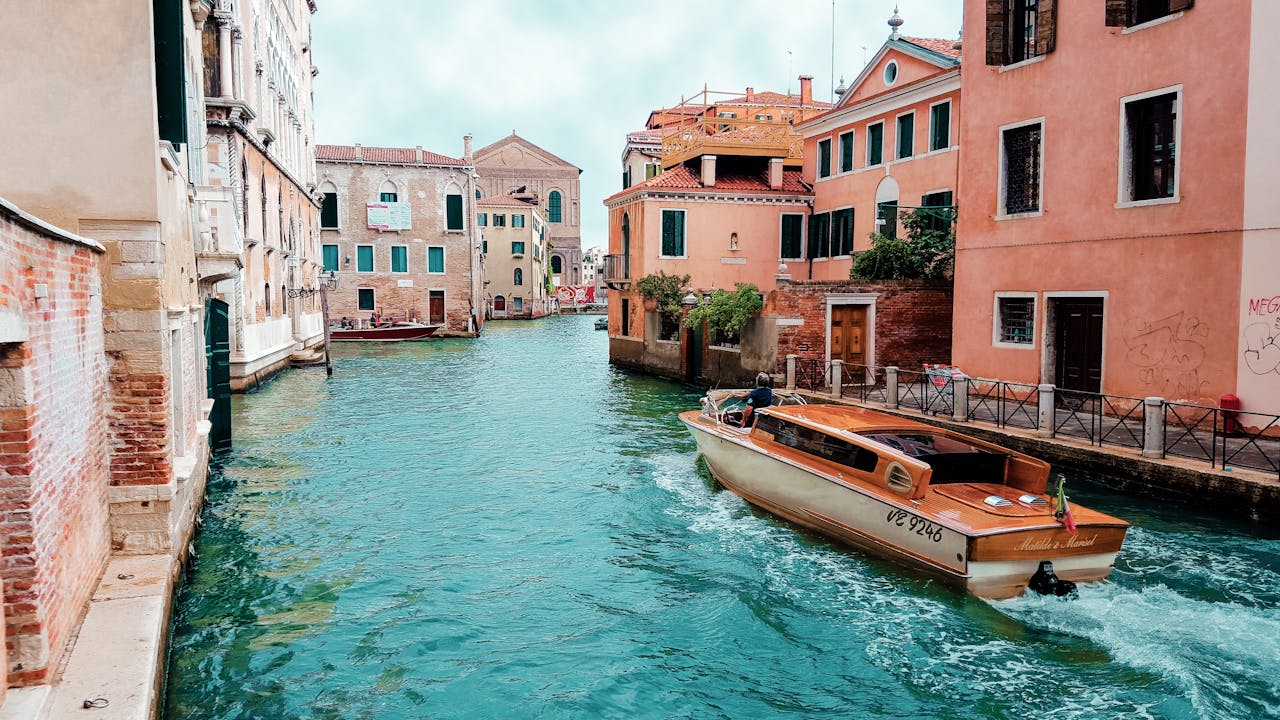 a small boat in Italy