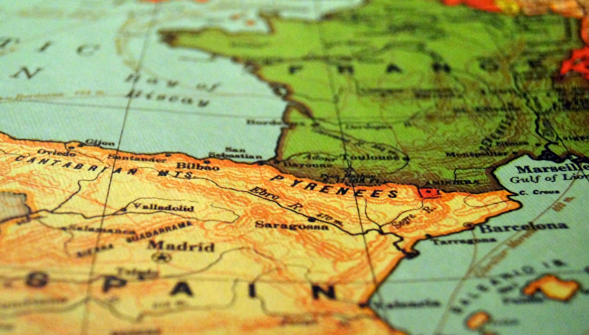 choosing a region in Spain on a map