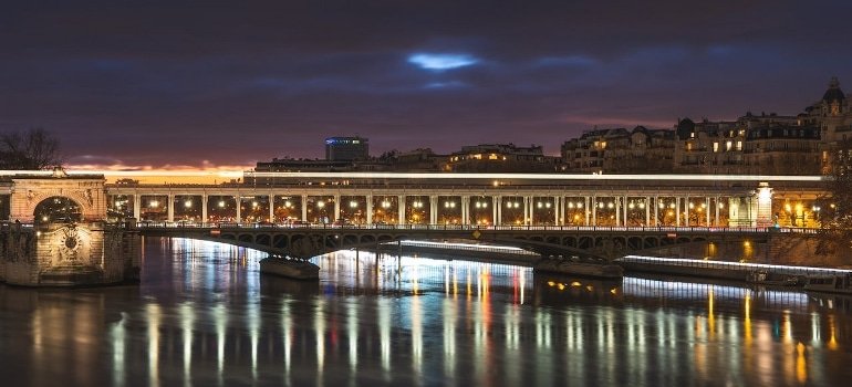 Passy at night